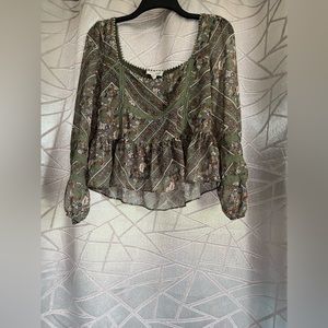 Allison New York shirt that has a liner on the inside